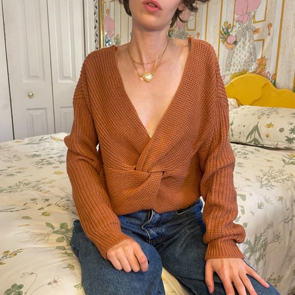 SOFT knitted knot long sleeve plunge sweater! - Picture 6 of 11